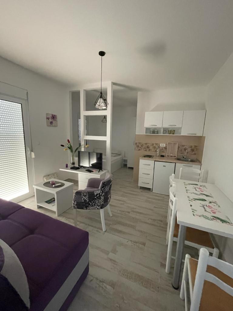 אוטייהא Apartments Tina מראה חיצוני תמונה