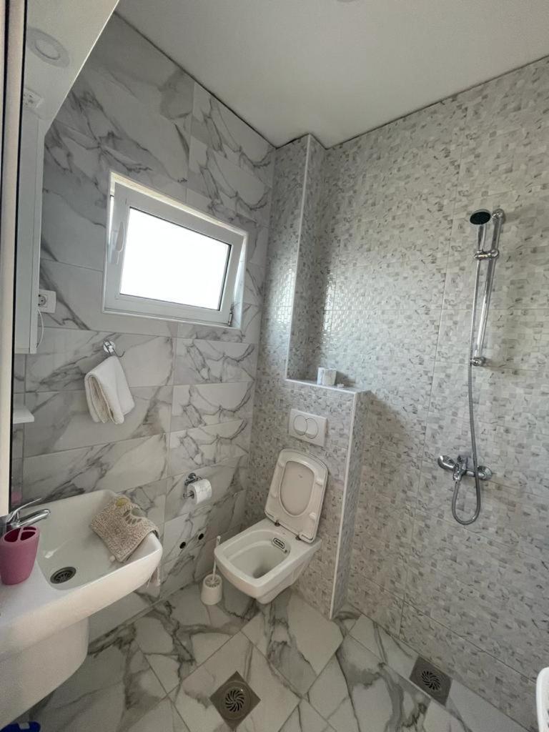 אוטייהא Apartments Tina מראה חיצוני תמונה