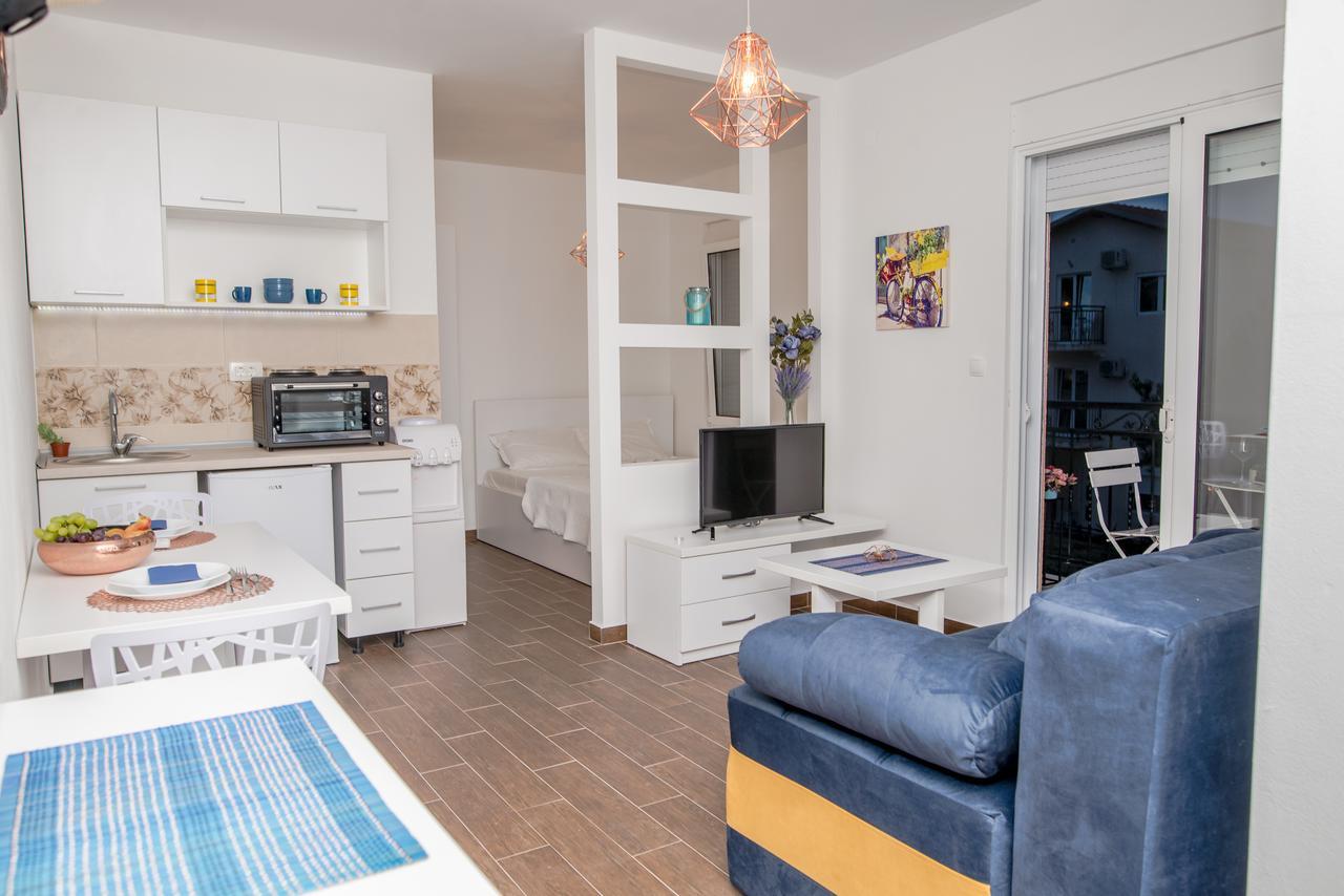 אוטייהא Apartments Tina מראה חיצוני תמונה