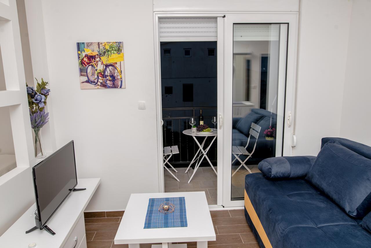 אוטייהא Apartments Tina מראה חיצוני תמונה