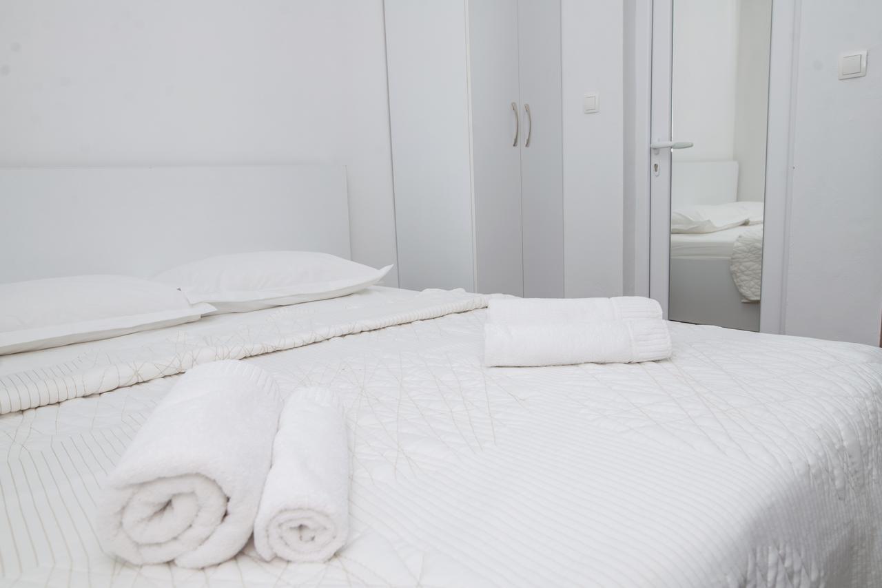 אוטייהא Apartments Tina מראה חיצוני תמונה