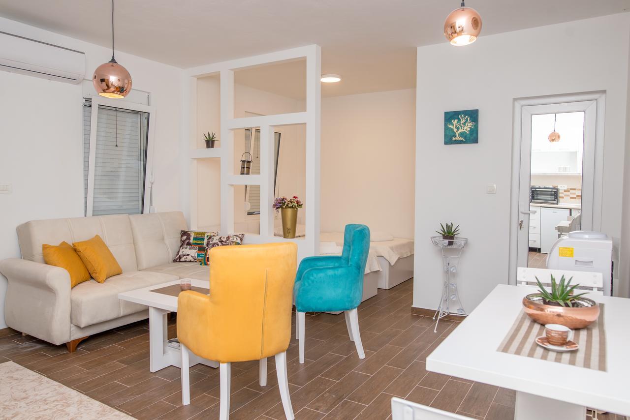 אוטייהא Apartments Tina מראה חיצוני תמונה